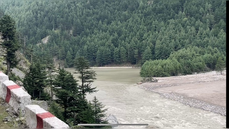 उत्तराखंड में ‘वॉटर बम’ का खतरा! 1200 मीटर लंबी झील मचा सकती है तबाही,जानिए NDTV के रिपोर्टर ने क्या देखा उत्तराखंड में ‘वॉटर बम’ का खतरा! 1200 मीटर लंबी झील मचा सकती है तबाही,जानिए NDTV के रिपोर्टर ने क्या देखा