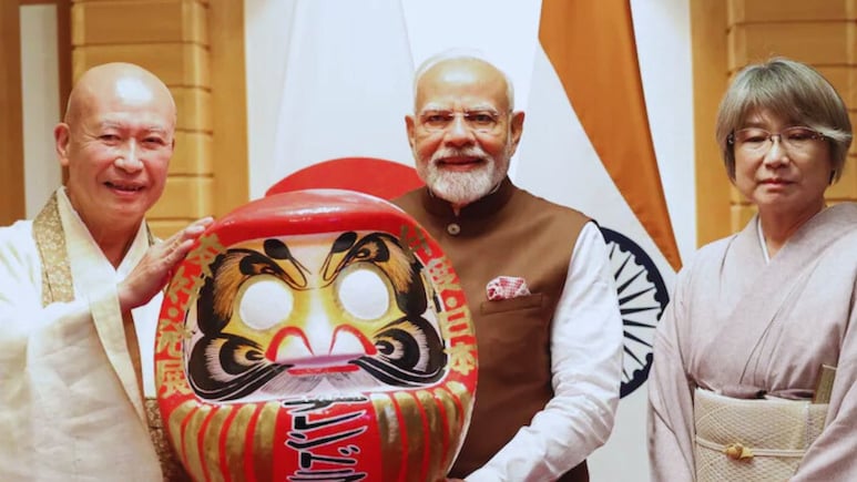 पीएम मोदी को मिलने वाली दारुमा डॉल की कुछ ऐसी है कहानी, भारत से भी है खास कनेक्शन पीएम मोदी को मिलने वाली दारुमा डॉल की कुछ ऐसी है कहानी, भारत से भी है खास कनेक्शन