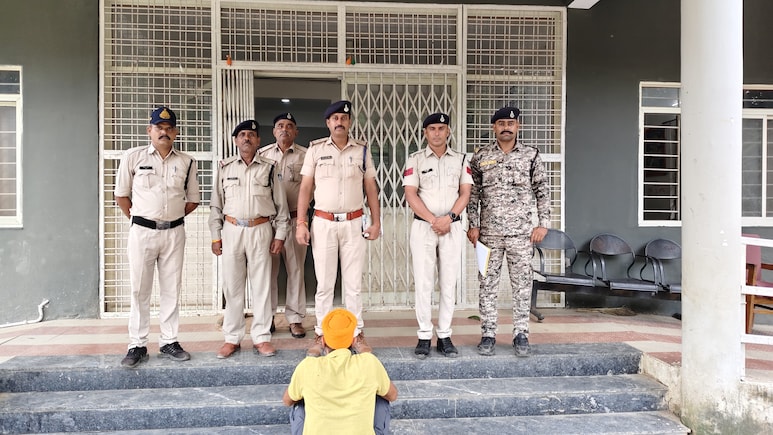 MP News: लड़की पढ़ने के लिए अभी नहीं करना चाहती थी शादी, बस इसी बात पर पिता ने बेटी को मार डाला MP News: लड़की पढ़ने के लिए अभी नहीं करना चाहती थी शादी, बस इसी बात पर पिता ने बेटी को मार डाला