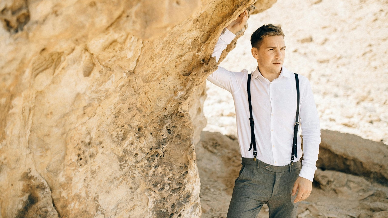 Tuck your formal shirts the right way with these easy fashion tips
