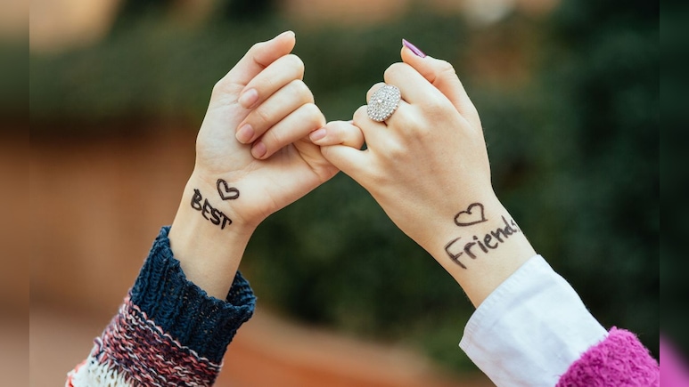 Happy Friendship Day 2025 Wishes And Quotes: सच्च्या मैत्रीचे पक्के नाते, फ्रेंडशिप डेनिमित्त पाठवा या खास शुभेच्छा