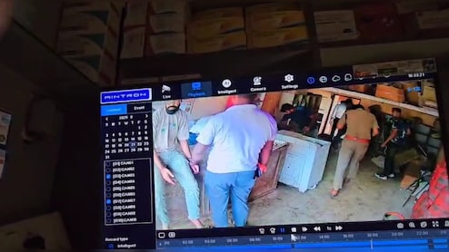 फिल्मी स्टाइल में बीजेपी पूर्व जिला अध्यक्ष के घर अधिकारियों ने मारा छापा, बिना सर्च वारंट घर में घुसी पुलिस