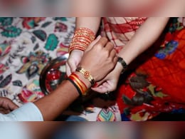 अनोखा राखी उपहार: भाई ने बहन को दी नई जिंदगी, रक्षाबंधन पर किया लीवर दान अनोखा राखी उपहार: भाई ने बहन को दी नई जिंदगी, रक्षाबंधन पर किया लीवर दान