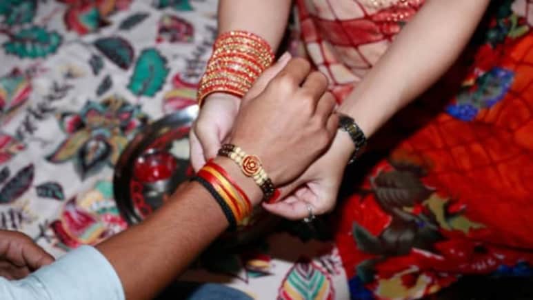 अनोखा राखी उपहार: भाई ने बहन को दी नई जिंदगी, रक्षाबंधन पर किया लीवर दान अनोखा राखी उपहार: भाई ने बहन को दी नई जिंदगी, रक्षाबंधन पर किया लीवर दान