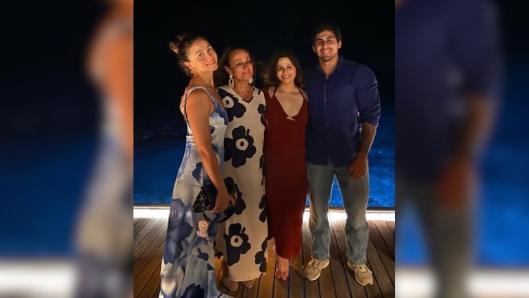 Alia Bhatt's Famjam With Sister Shaheen, Mom Soni Razdan From A Beach Vacation