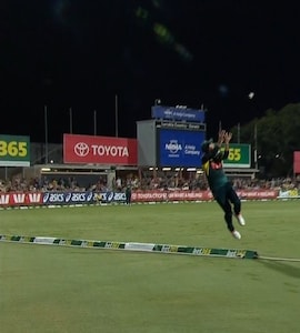 Glenn Maxwell Makes It Look Easy, Takes Stunner Near Boundary To Dismiss South Africa Star. Watch