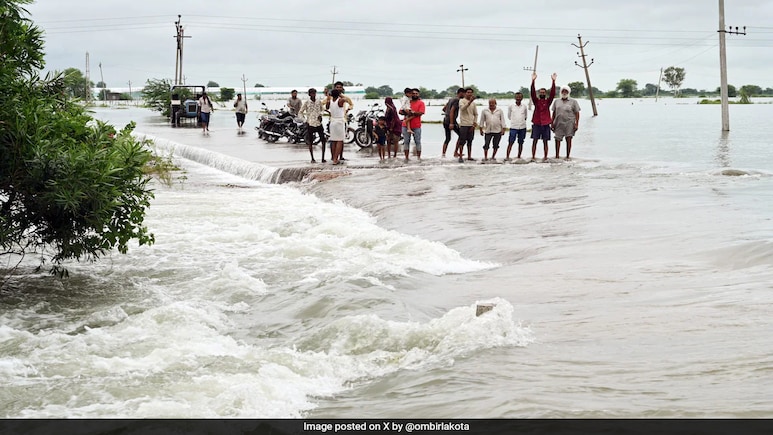 11 Killed In Rain, Floods, Landslides Across India, Jharkhand Worst Hit 11 Killed In Rain, Floods, Landslides Across India, Jharkhand Worst Hit