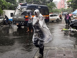 Mumbai Wakes Up To Unseasonal Rainfall On New Year Day