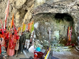 अमरनाथ यात्रा का ‘छड़ी मुबारक’ के साथ हुआ समापन, करीब सवा चार लाख श्रद्धालुओं ने किए दर्शन अमरनाथ यात्रा का ‘छड़ी मुबारक’ के साथ हुआ समापन, करीब सवा चार लाख श्रद्धालुओं ने किए दर्शन
