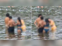 कनाडा के बीच पर साबुन से नहाते दिखे चार 'भारतीय'? वीडियो वायरल होते ही मचा बवाल, लोगों ने उठाए सवाल कनाडा के बीच पर साबुन से नहाते दिखे चार 'भारतीय'? वीडियो वायरल होते ही मचा बवाल, लोगों ने उठाए सवाल