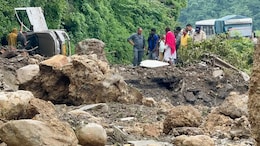 Multiple Landslides Block Mandi-Manali Route, Tourists Spend Night On Highway