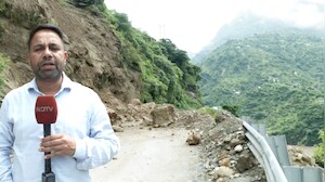 Multiple Landslides Block Mandi-Manali Route, Tourists Spend Night On Highway