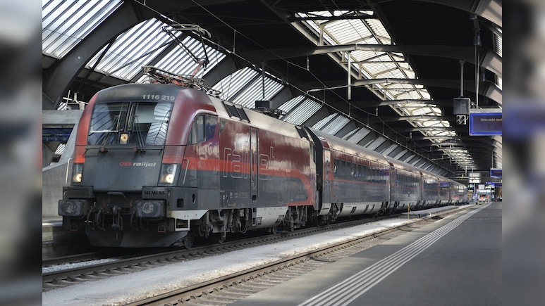 Man Clings To Austrian High-Speed Train, Survives Man Clings To Austrian High-Speed Train, Survives