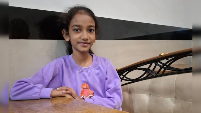 Nashik News: नाशिक हळहळलं! सहावीतील मुलीचा हार्ट अटॅकने मृ्त्यू, शाळेत जाताना चक्कर आली अन्... Nashik News: नाशिक हळहळलं! सहावीतील मुलीचा हार्ट अटॅकने मृ्त्यू, शाळेत जाताना चक्कर आली अन्...