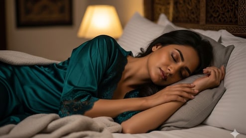रात में बाएं करवट सोएं या दाएं, कौन सी Sleeping position है Health के लिए बेस्ट, यहां है जवाब...