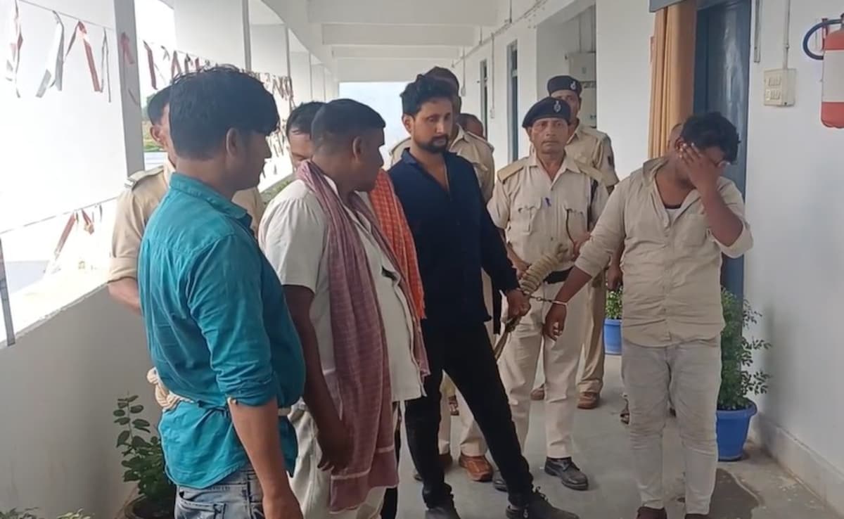 Two held for allegedly running fake marriage fraud case