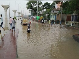 पटना में उफनती गंगा ने दिखाया रौद्र रूप, कई इलाकों में घुसा पानी, कैंप में रहने को मजबूर हुए लोग  पटना में उफनती गंगा ने दिखाया रौद्र रूप, कई इलाकों में घुसा पानी, कैंप में रहने को मजबूर हुए लोग