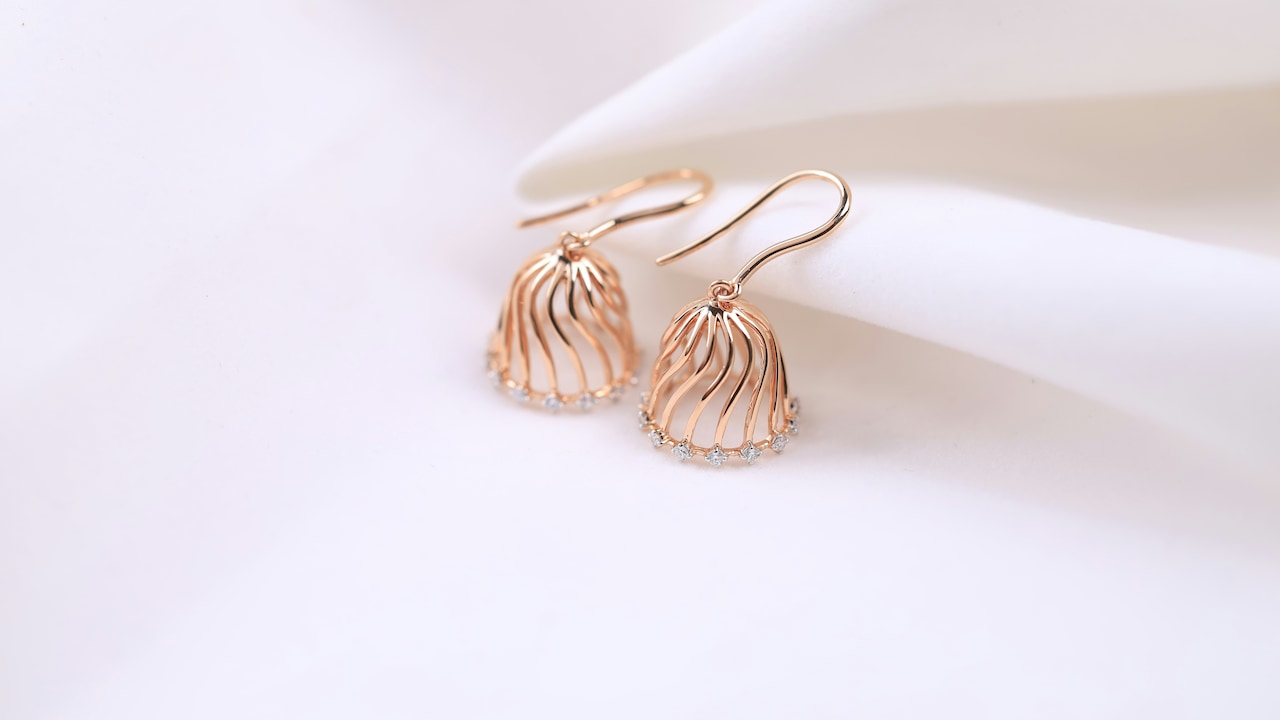 Earrings Getting Tarnished? All Answers Are Here 