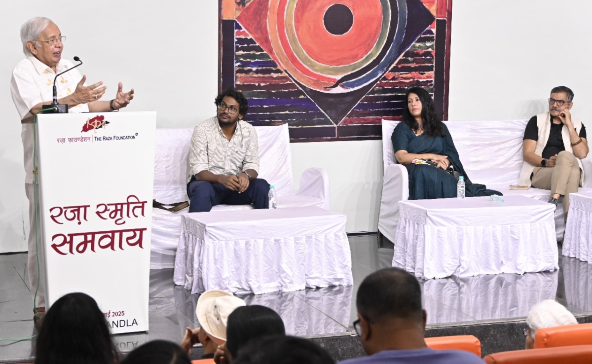 मंडला में सैयद हैदर रज़ा की याद, कलाकारों ने कबाड़ से बनाई कलाकृतियां