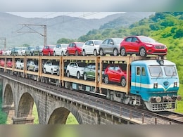 Ro RO Service: कोकण रेल्वेच्या रो रो सेवेला अत्यल्प प्रतिसाद! फक्त 5 वाहने रवाना; सुविधा बंद होणार? Ro RO Service: कोकण रेल्वेच्या रो रो सेवेला अत्यल्प प्रतिसाद! फक्त 5 वाहने रवाना; सुविधा बंद होणार?