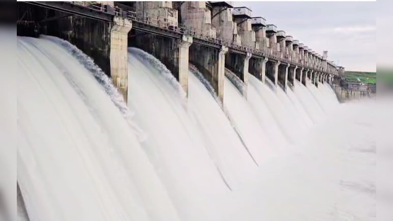 Jayakwadi Dam : मराठवाड्याचा पाणीप्रश्न मिटला! जायकवाडी धरण 96 टक्क्यांवर; धरणाचे 18 दरवाजे दुसऱ्यांदा उघडले