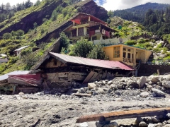 उत्तराखंड के पहाड़ों पर बेतहाशा निर्माण पर वैज्ञानिकों ने उठाए सवाल, धराली जैसे हादसे रोकने के लिए की यह मांग