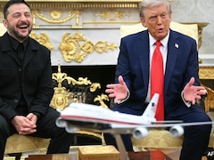 Zelensky Gifts Trump Golf Club Of Ukrainian Soldier