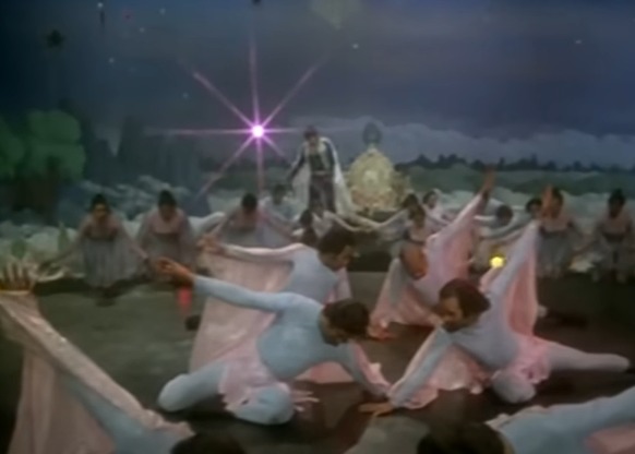 मिथुन चक्रवर्ती की वो फिल्म जिसने 43 साल पहले 'शोले' को चटाई थी धूल, 2 करोड़ में कमाए 100 करोड़, पता है नाम?