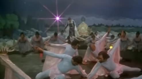मिथुन चक्रवर्ती की वो फिल्म जिसने 43 साल पहले 'शोले' को चटाई थी धूल, 2 करोड़ में कमाए 100 करोड़, पता है नाम?