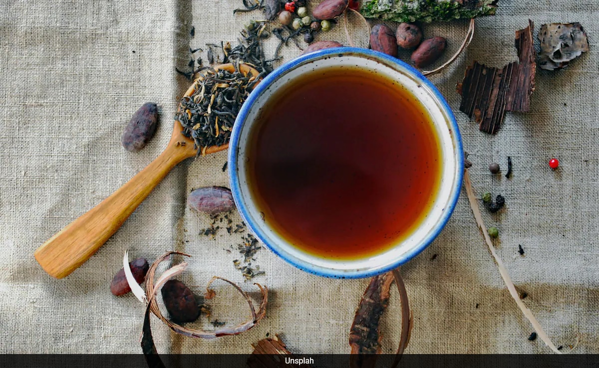 Nutritionist Recommends Herbal Tea for Thyroid Health