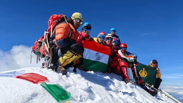 आईटीबीपी ने रचा इतिहास, माउंट नुन पर महिला पर्वतारोहियों ने फहराया तिरंगा