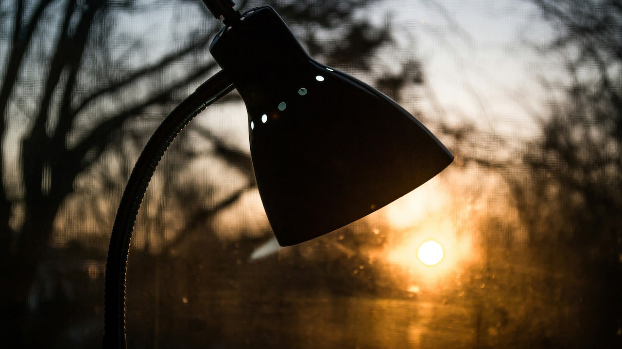 Pick the right Desk Lamps to reduce eye strain 