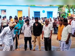 Nanded News : घरात चोरी अन् मांत्रिकाकडे तपास; पुढे गावात जे घडलं ते पाहून धक्काच बसेल! Nanded News : घरात चोरी अन् मांत्रिकाकडे तपास; पुढे गावात जे घडलं ते पाहून धक्काच बसेल!