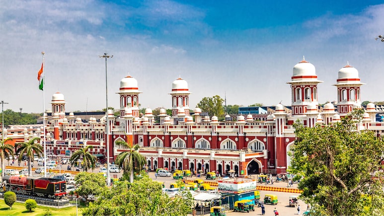 रेस्टोरेंट में मुर्गा खाने जाइए तो कपड़े सोच समझकर पहनिए, वरना कुछ यूं हो सकता है 