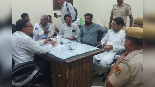 Rajasthan: हिजाब पहनकर हॉस्पिटल पहुंची इंटर्न तो डॉक्टर ने ड्यूटी पर रोका, वीडियो वायरल; माहौल गरमाया