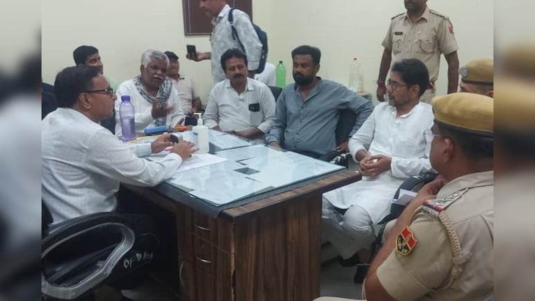 Rajasthan: हिजाब पहनकर हॉस्पिटल पहुंची इंटर्न तो डॉक्टर ने ड्यूटी पर रोका, वीडियो वायरल; माहौल गरमाया