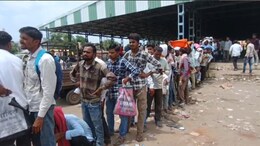 Crisis Urea: जबलपुर में किसानों को रूला रही खाद, पाटन में यूरिया की भारी किल्लत, सुबह 4 बजे से लगी लंबी कतारें