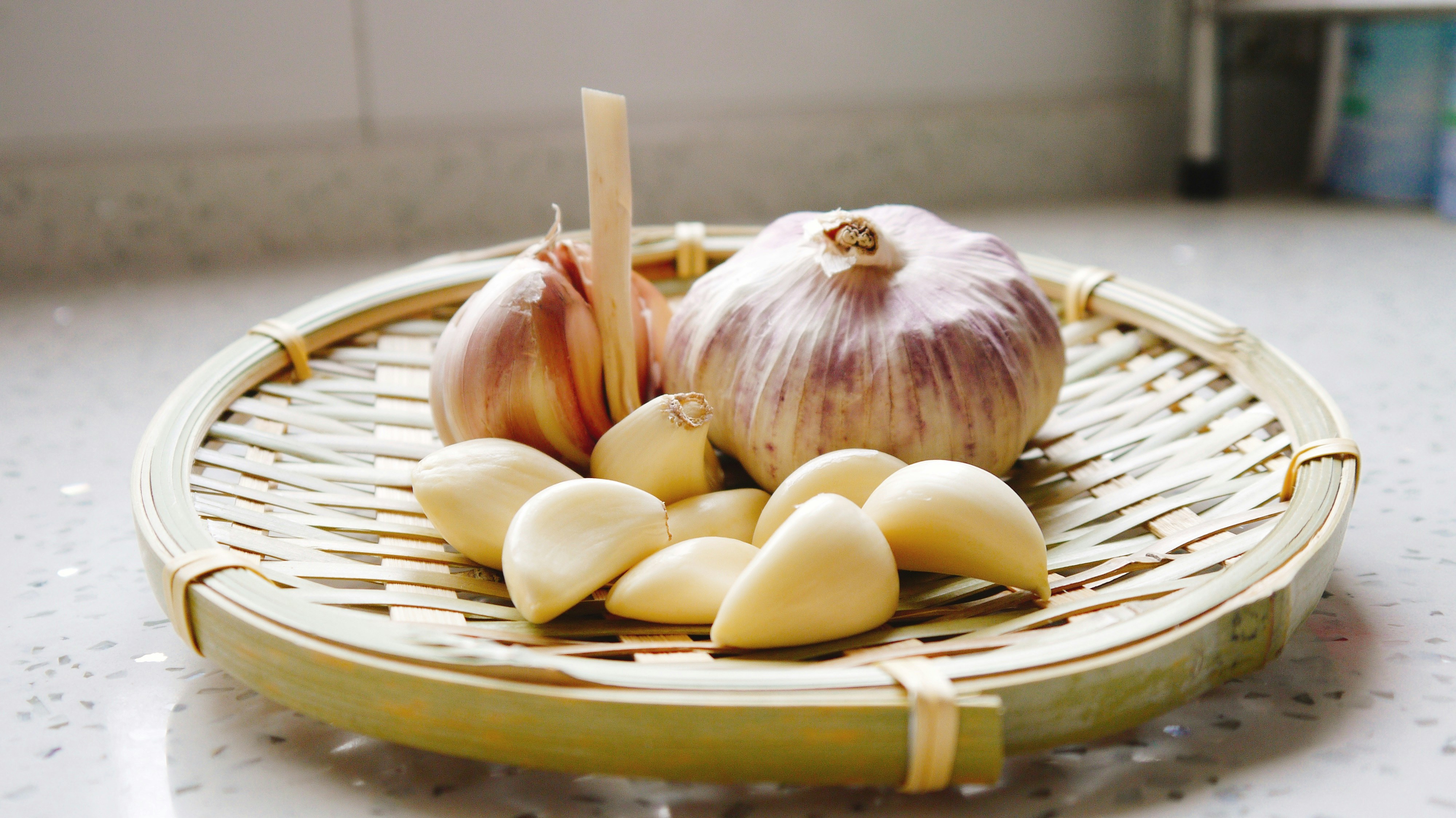 This Is What Happens When You Have Garlic On An Empty Stomach