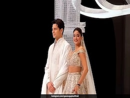 <i>Param Sundari</i> Stars Janhvi Kapoor And Siddharth Malhotra Stun In Ivory Gaurav Gupta Bridal Couture Pieces <i>Param Sundari</i> Stars Janhvi Kapoor And Siddharth Malhotra Stun In Ivory Gaurav Gupta Bridal Couture Pieces