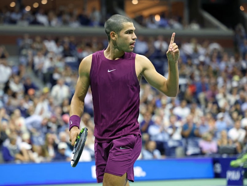 Carlos Alcaraz Sprints Into US Open Third Round As Novak Djokovic Advances