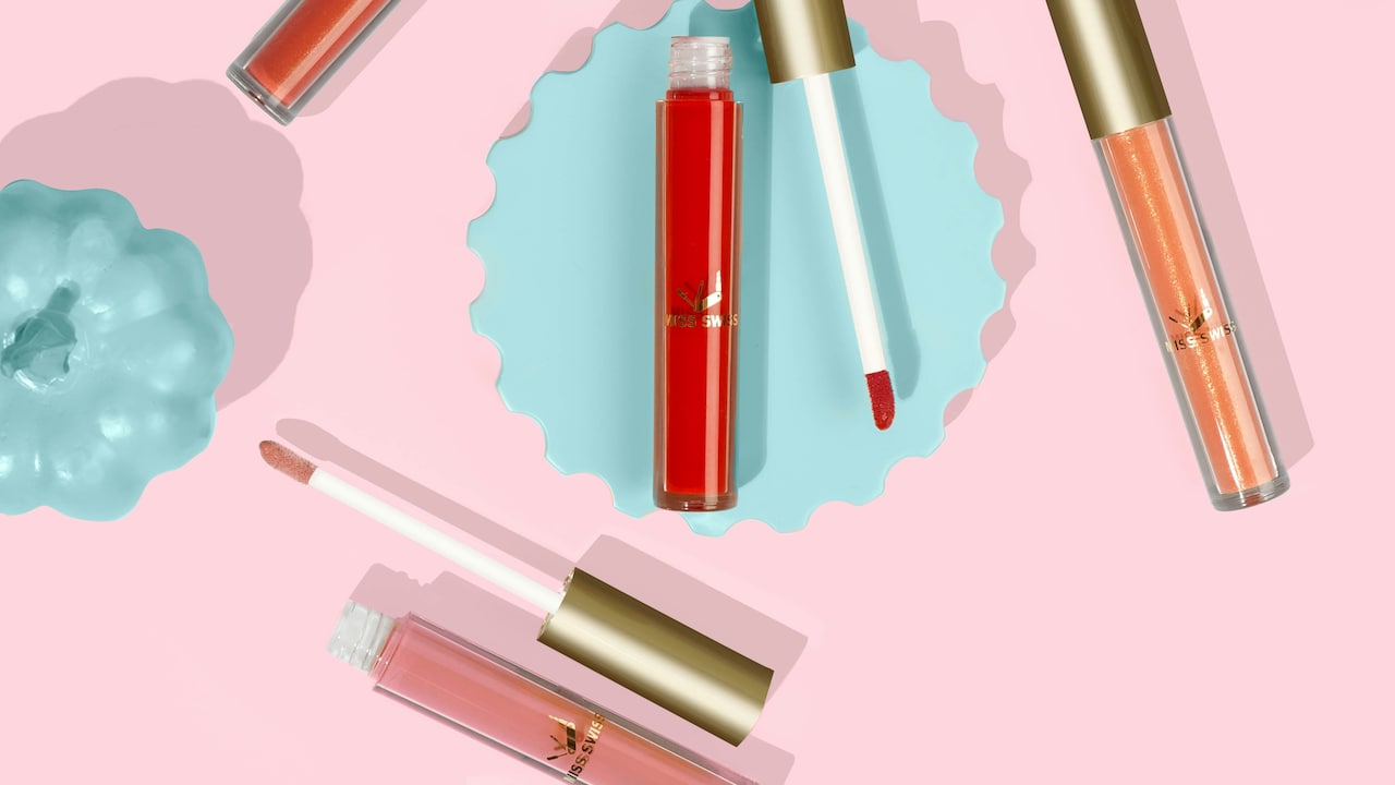 Give your lips a beautiful lipstick shades from Myntra
