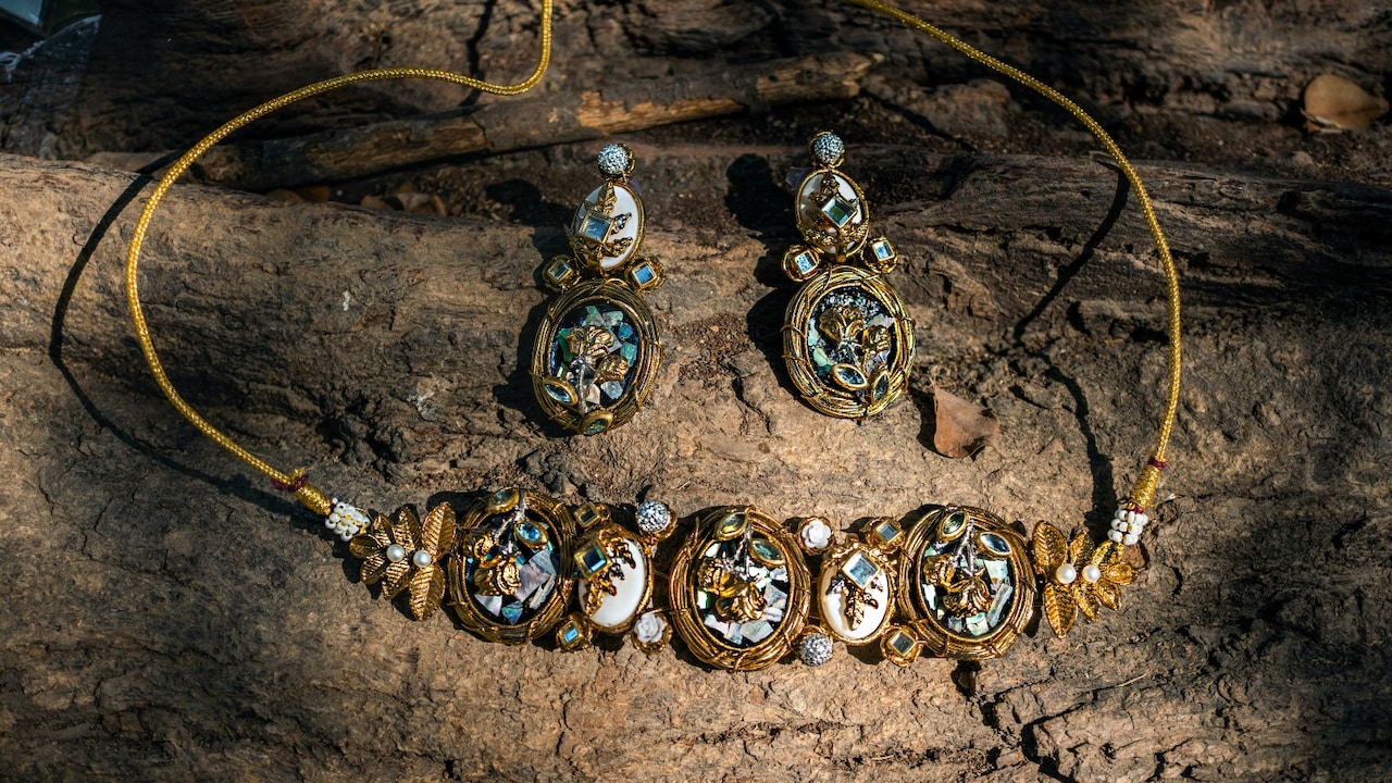 How To Choose the Best Jewellery Pieces That Instantly Dress Up Even Pyjamas.