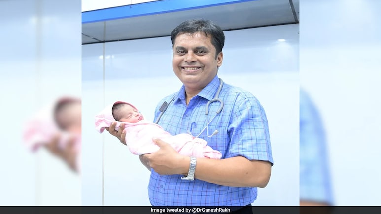 Anand Mahindra Applauds Pune Doctor Who Delivers Baby Girls For Free: "An Angel Of Generosity" Anand Mahindra Applauds Pune Doctor Who Delivers Baby Girls For Free: "An Angel Of Generosity"