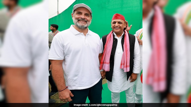 Akhilesh Yadav Joins Congress' 'Voter Adhikar Yatra' In Bihar's Saran Akhilesh Yadav Joins Congress' 'Voter Adhikar Yatra' In Bihar's Saran