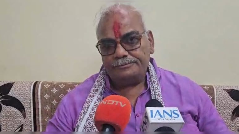 "महीने में चार दिन अधिकारी गांव में जाकर रात गुजारें", मंत्री मदन दिलावर ने दी चेतावनी "महीने में चार दिन अधिकारी गांव में जाकर रात गुजारें", मंत्री मदन दिलावर ने दी चेतावनी