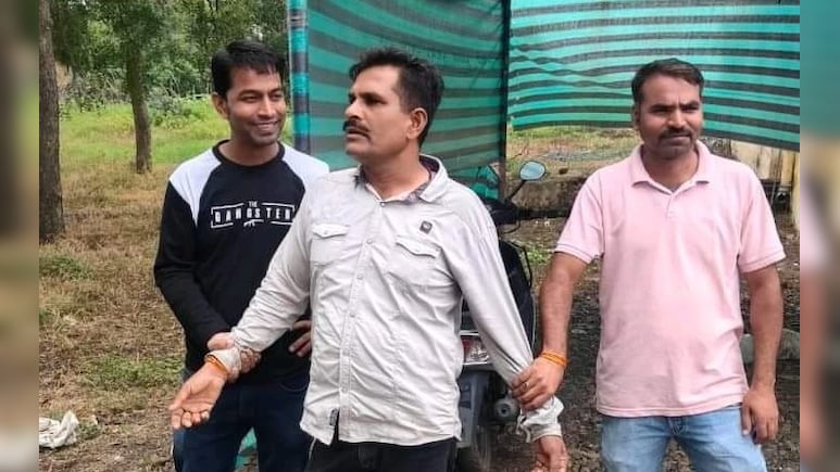कैदी को नहीं पीटने के बदले डिप्टी जेल अधीक्षक ने मांगी रिश्वत, कैश के साथ लोकायुक्त ने दबोचा कैदी को नहीं पीटने के बदले डिप्टी जेल अधीक्षक ने मांगी रिश्वत, कैश के साथ लोकायुक्त ने दबोचा