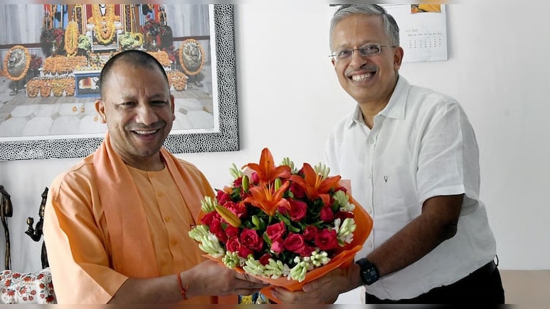 कौन हैं एसपी गोयल, UP के चीफ सेक्रेटरी बने, 22 साल की उम्र में आईएएस टॉप किया था कौन हैं एसपी गोयल, UP के चीफ सेक्रेटरी बने, 22 साल की उम्र में आईएएस टॉप किया था