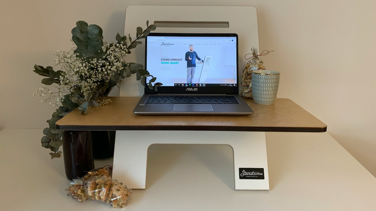 Explore laptop tables under 1000 from Amazon