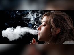 सिगरेट का हर कश खेल रहा है आपकी सेहत से...आपकी उम्र 10 साल तक घटा सकता है सिगरेट का हर कश खेल रहा है आपकी सेहत से...आपकी उम्र 10 साल तक घटा सकता है