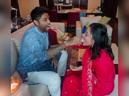 Raksha Bandhan 2025: श्रेयस से लेकर सूर्यकुमार यादव तक, भारतीय खिलाड़ियों ने मनाया रक्षाबंधन का त्यौहार Raksha Bandhan 2025: श्रेयस से लेकर सूर्यकुमार यादव तक, भारतीय खिलाड़ियों ने मनाया रक्षाबंधन का त्यौहार